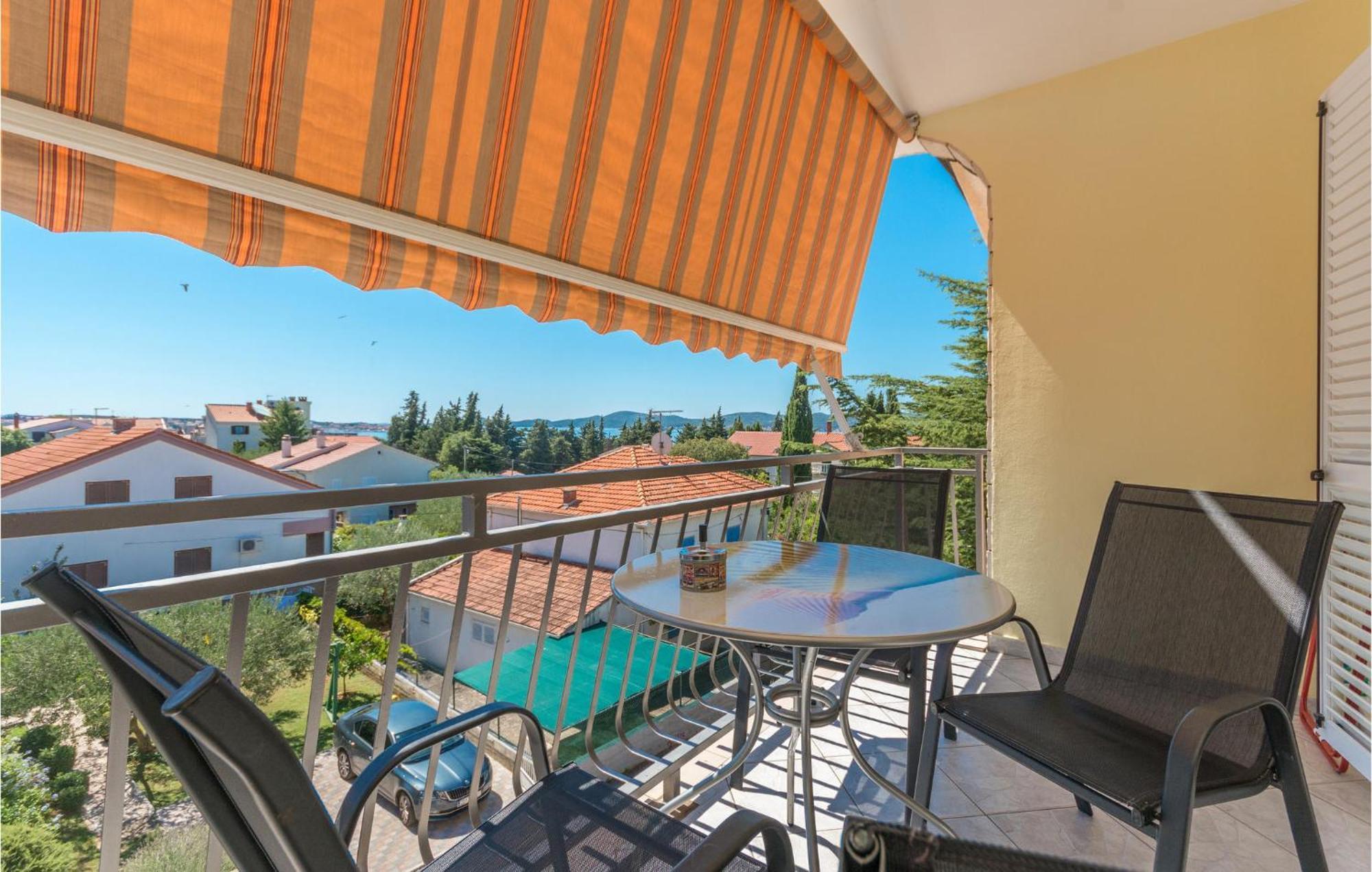 Stunning Apartment In Sveti Filip I Jakov Kültér fotó