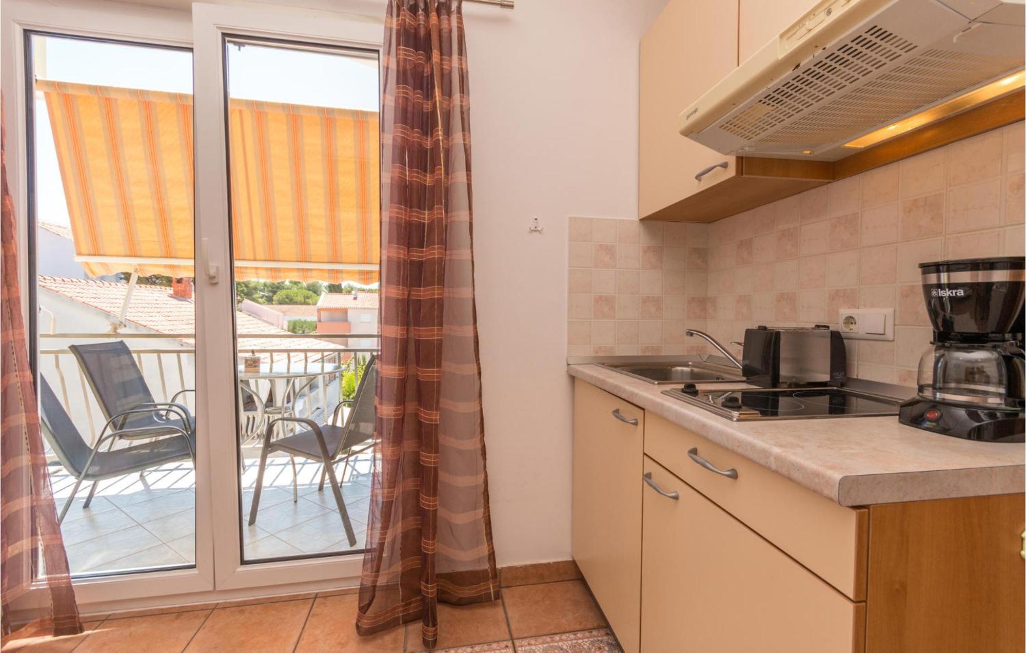 Stunning Apartment In Sveti Filip I Jakov Kültér fotó