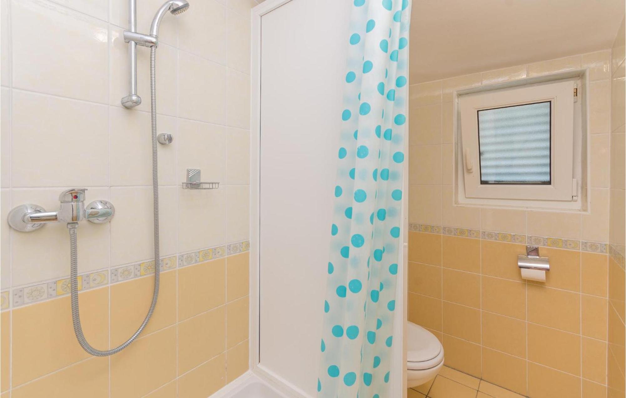 Stunning Apartment In Sveti Filip I Jakov Kültér fotó